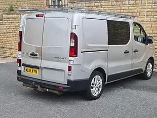 Used 2018 Renault Trafic Energy 27 Sport Nav Crew Van Swb Silver - Interior and Exterior details 18