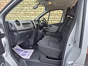 Used 2018 Renault Trafic Energy 27 Sport Nav Crew Van Swb Silver - Interior and Exterior details 2