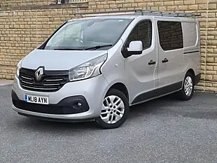 Used 2018 Renault Trafic Energy 27 Sport Nav Crew Van Swb Silver - Interior and Exterior details 3