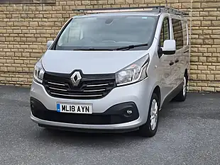 Used 2018 Renault Trafic Energy 27 Sport Nav Crew Van Swb Silver - Interior and Exterior details 5