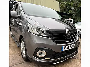 Used 2018 Renault Trafic Energy 27 Sport Nav Grey - Interior and Exterior details 3
