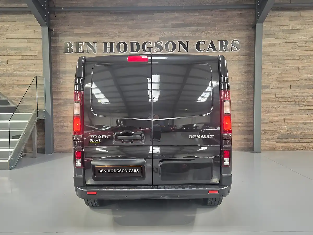 Used 2018 Renault Trafic Sport Nav Black - Interior and Exterior details 10