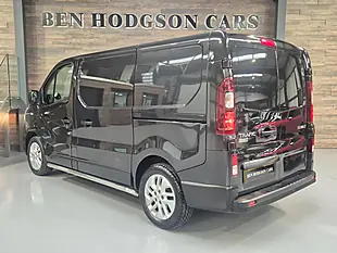 Used 2018 Renault Trafic Sport Nav Black - Interior and Exterior details 12