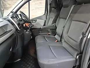 Used 2018 Renault Trafic Sport Nav Black - Interior and Exterior details 14