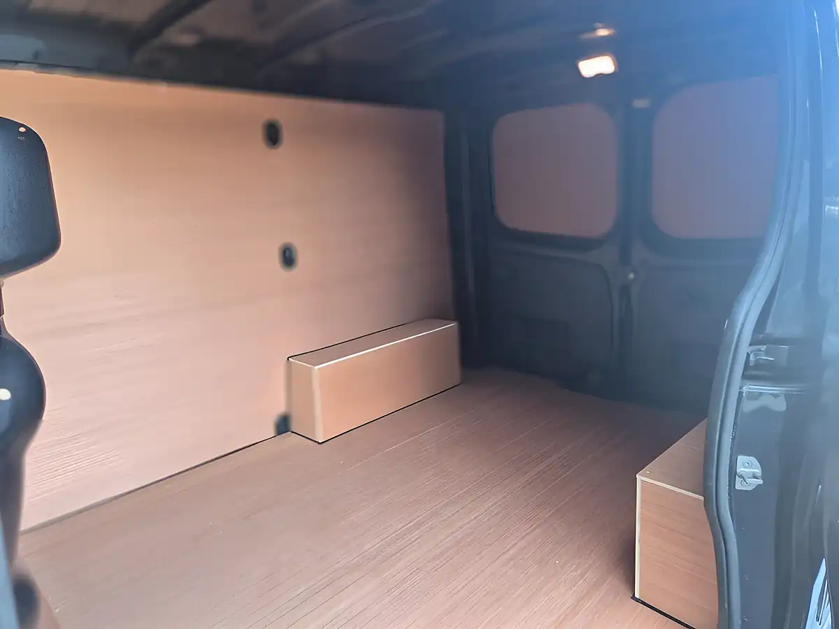 Used 2018 Renault Trafic Sport Nav Black - Interior and Exterior details 19