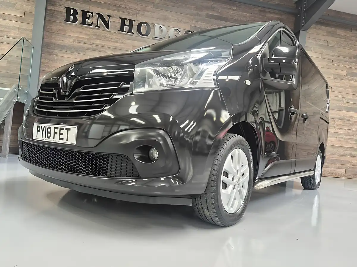Used 2018 Renault Trafic Sport Nav Black - Interior and Exterior details 2