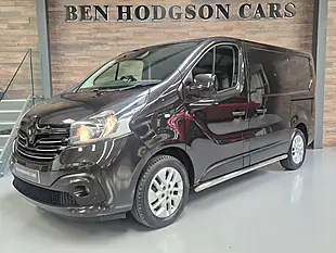 Used 2018 Renault Trafic Sport Nav Black - Interior and Exterior details 3