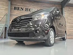 Used 2018 Renault Trafic Sport Nav Black - Interior and Exterior details 4
