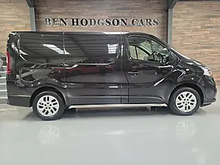 Used 2018 Renault Trafic Sport Nav Black - Interior and Exterior details 8