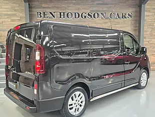 Used 2018 Renault Trafic Sport Nav Black - Interior and Exterior details 9