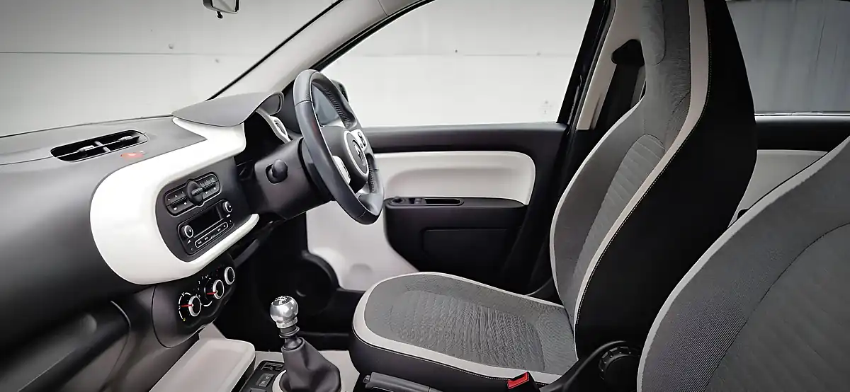 Used 2018 Renault Twingo Dynamique Energy Black - Interior and Exterior details 13