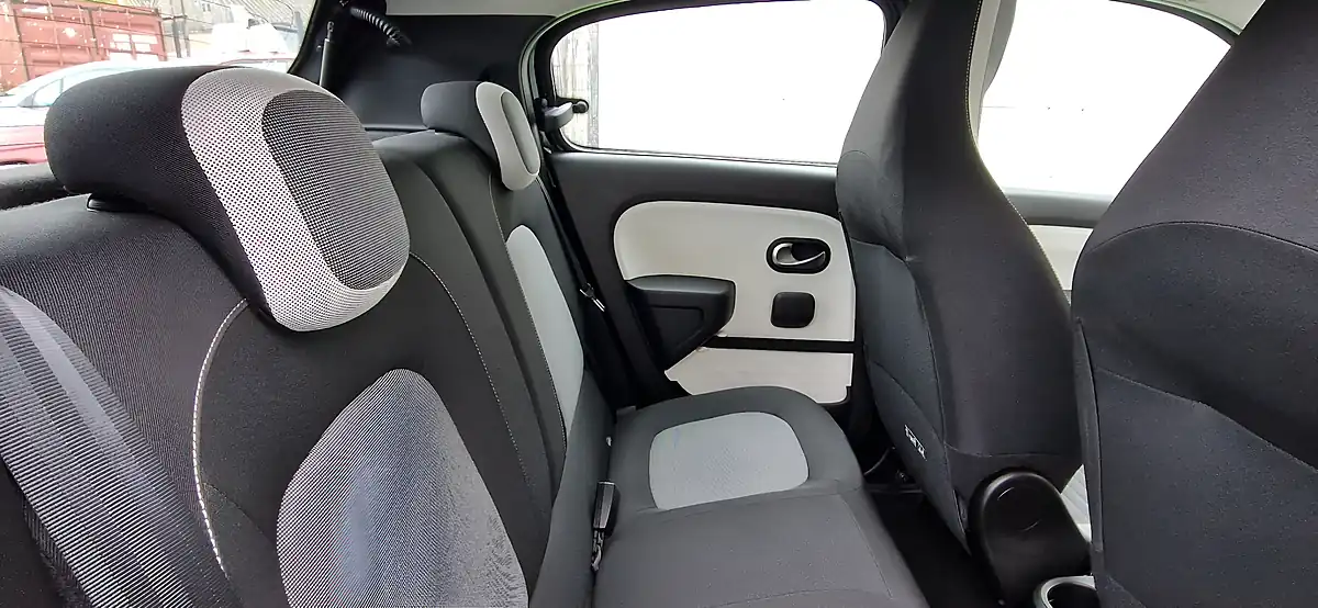 Used 2018 Renault Twingo Dynamique Energy Black - Interior and Exterior details 14