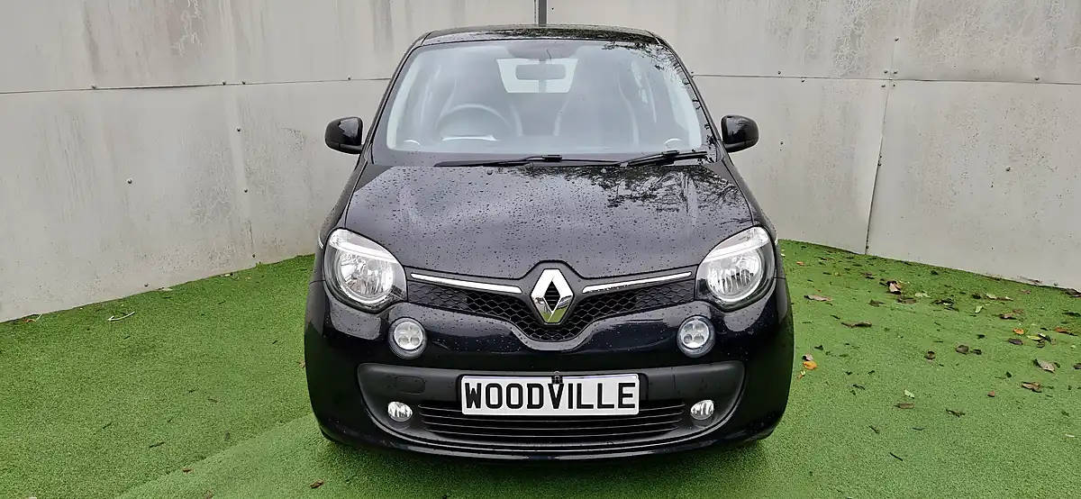 Used 2018 Renault Twingo Dynamique Energy Black - Interior and Exterior details 2
