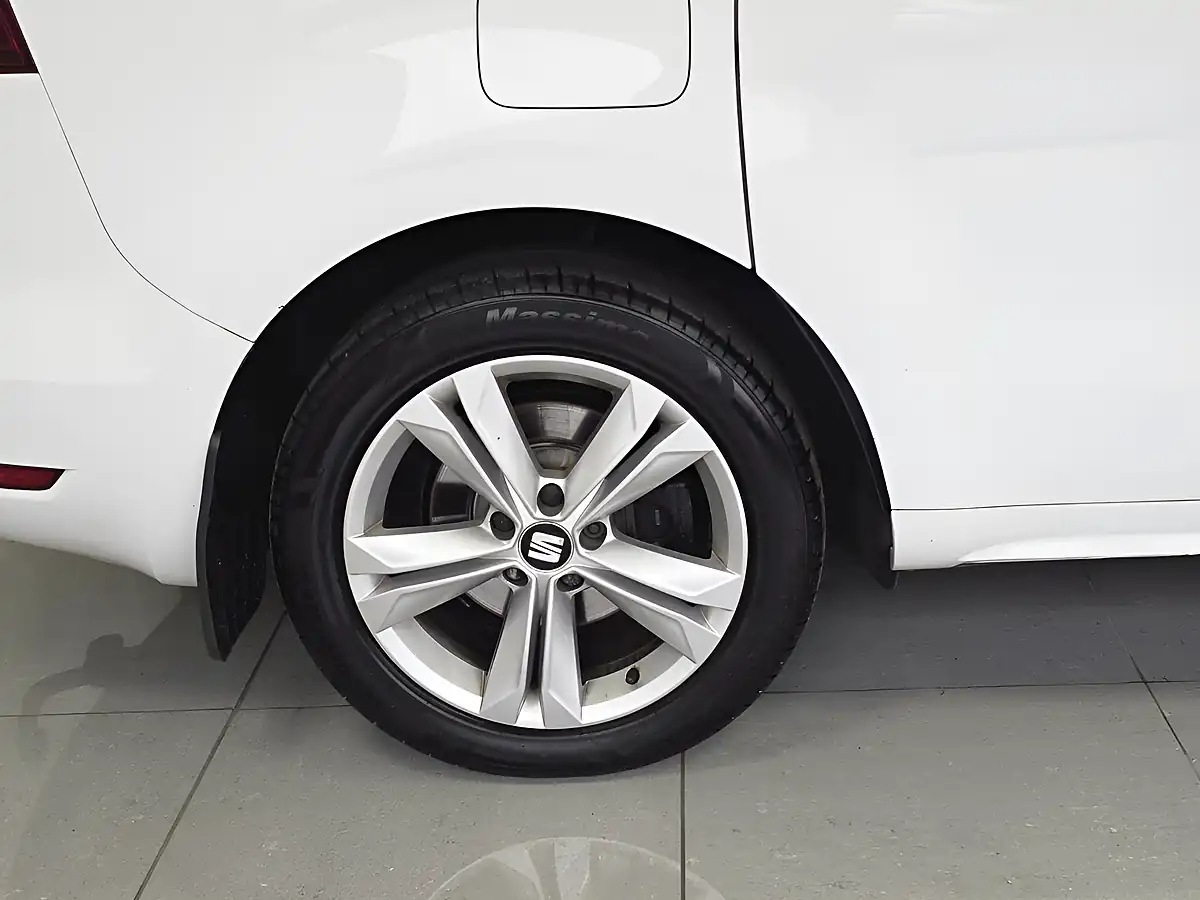 Used 2018 SEAT Alhambra Xcellence White - Interior and Exterior details 12