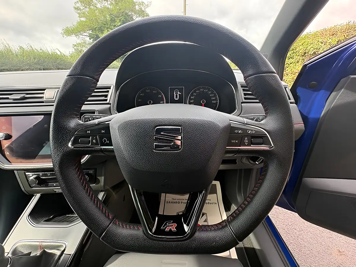 Used 2018 SEAT Arona Fr Blue - Interior and Exterior details 11