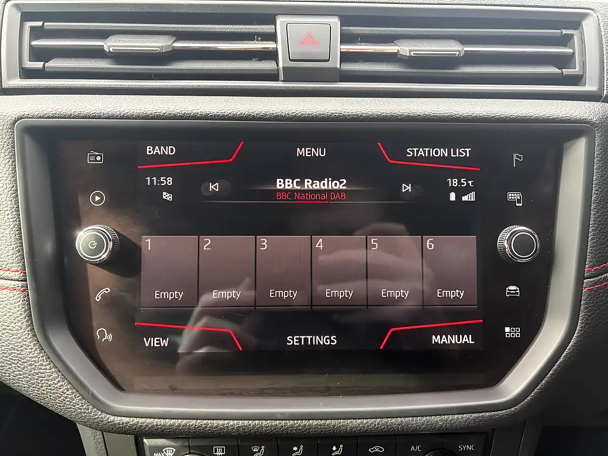 Used 2018 SEAT Arona Fr Blue - Interior and Exterior details 13