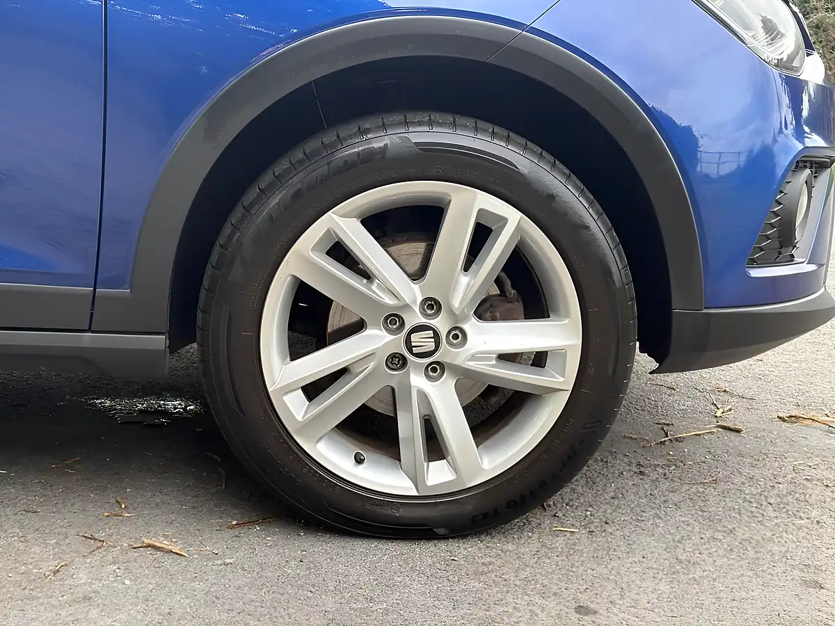 Used 2018 SEAT Arona Fr Blue - Interior and Exterior details 17