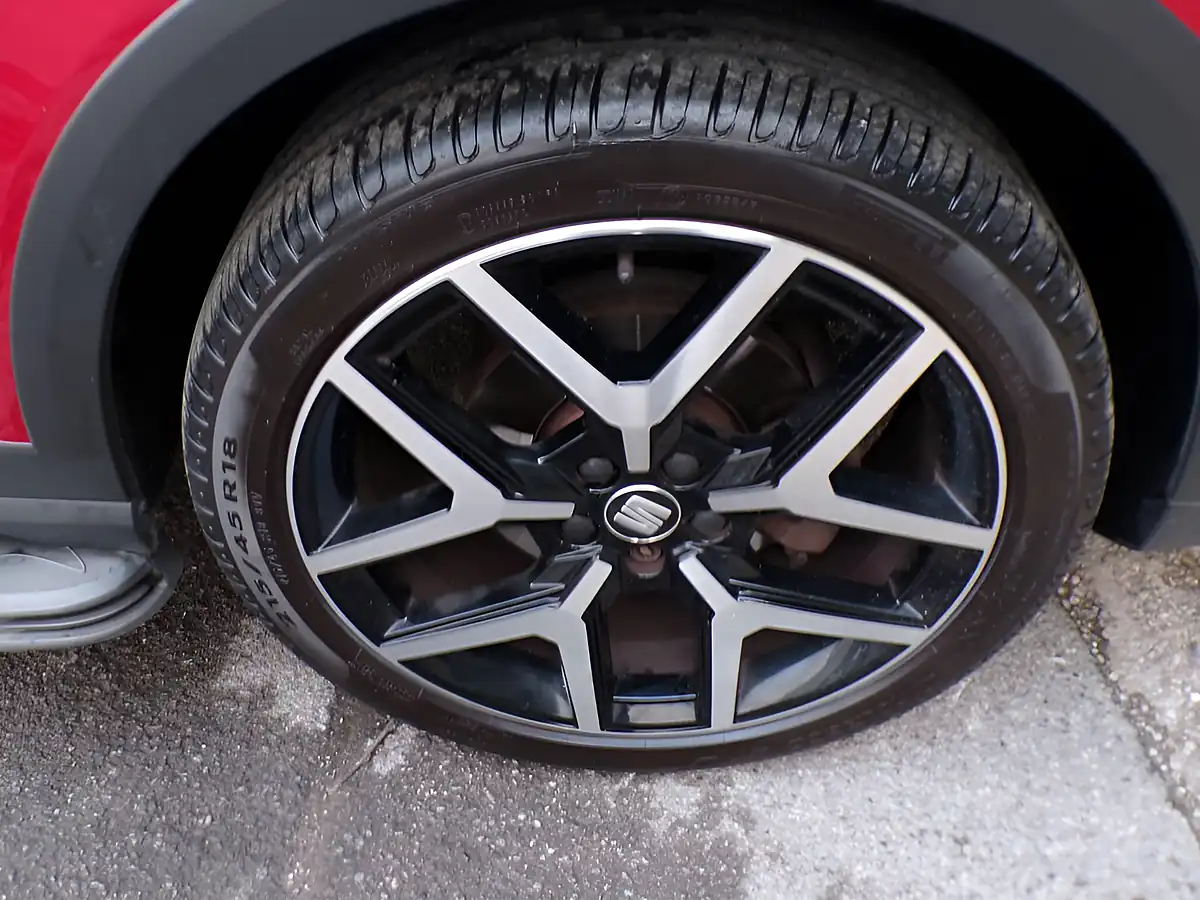 Used 2018 SEAT Arona Fr Sport Red - Interior and Exterior details 19