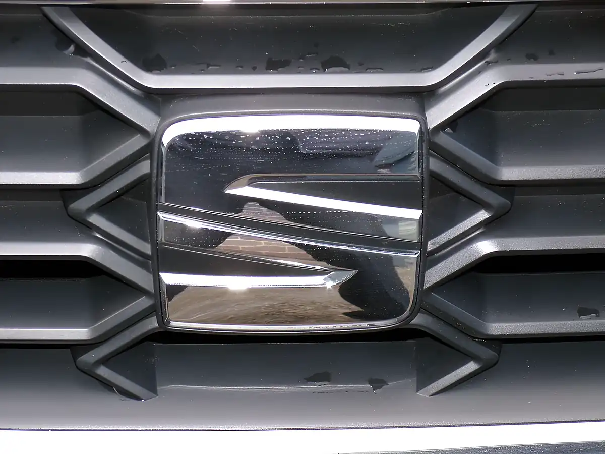 Used 2018 SEAT Arona Fr Sport Red - Interior and Exterior details 8
