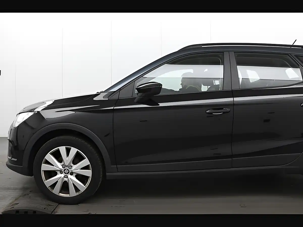 Used 2018 SEAT Arona Se Technology Black - Interior and Exterior details 7