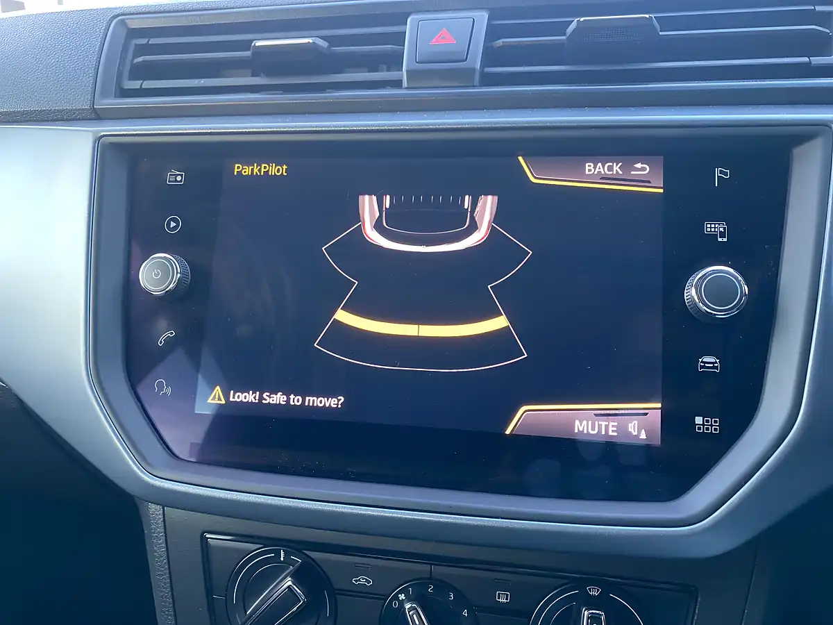 Used 2018 SEAT Arona Se Technology Black - Interior and Exterior details 12