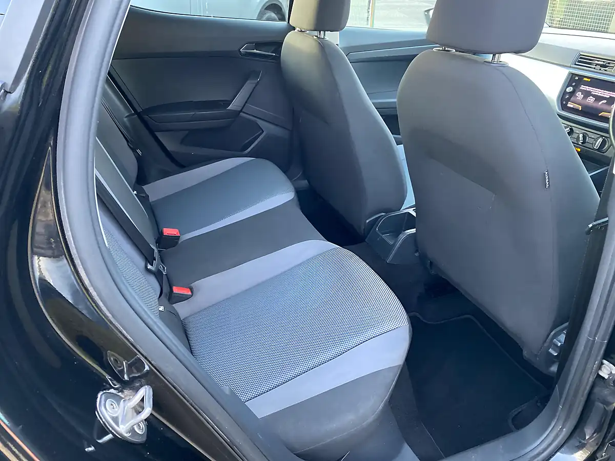 Used 2018 SEAT Arona Se Technology Black - Interior and Exterior details 15