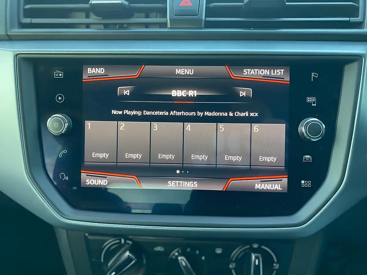 Used 2018 SEAT Arona Se Technology Black - Interior and Exterior details 19