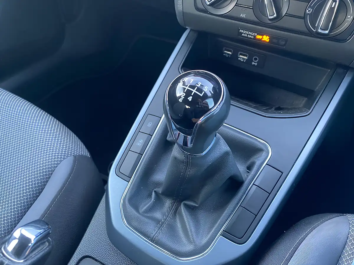 Used 2018 SEAT Arona Se Technology Black - Interior and Exterior details 8