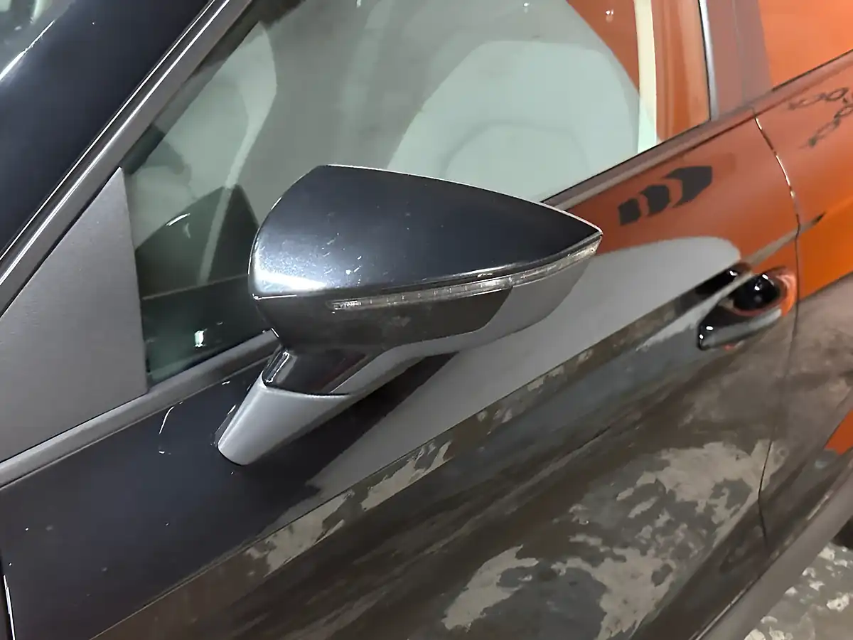 Used 2018 SEAT Arona Se Technology Black - Interior and Exterior details 14