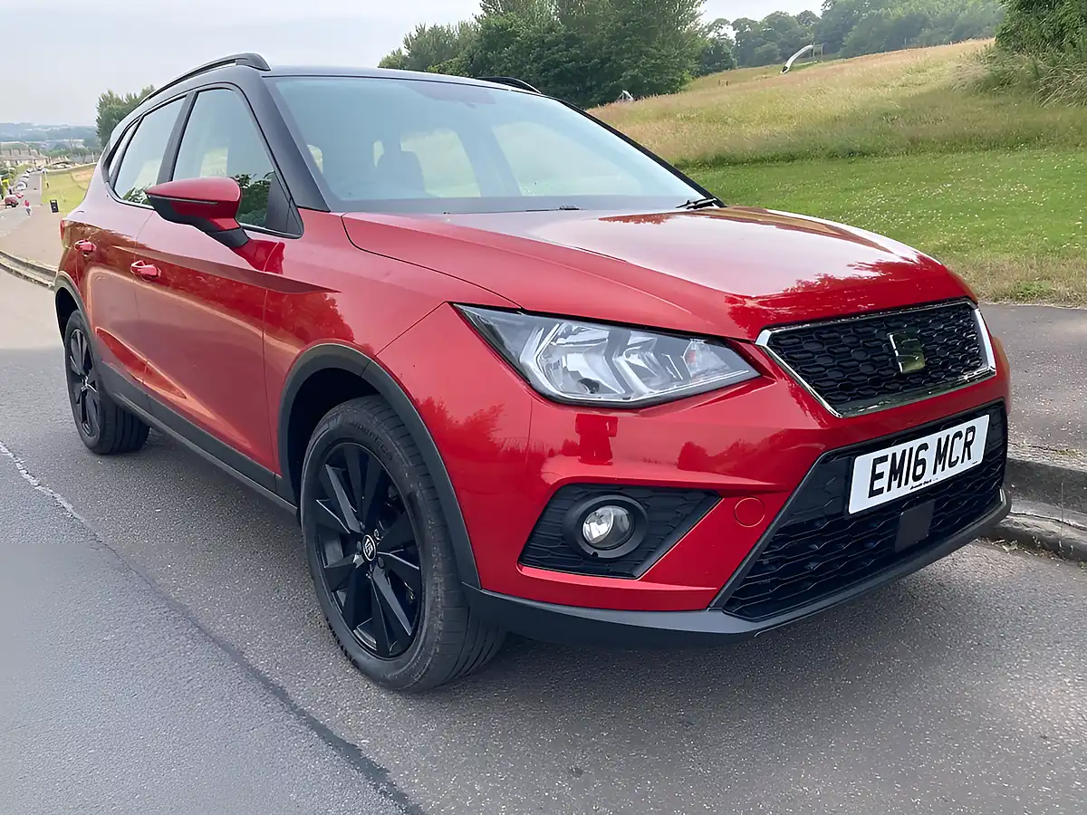 Used 2018 SEAT Arona Se Technology Lux Red - Front View