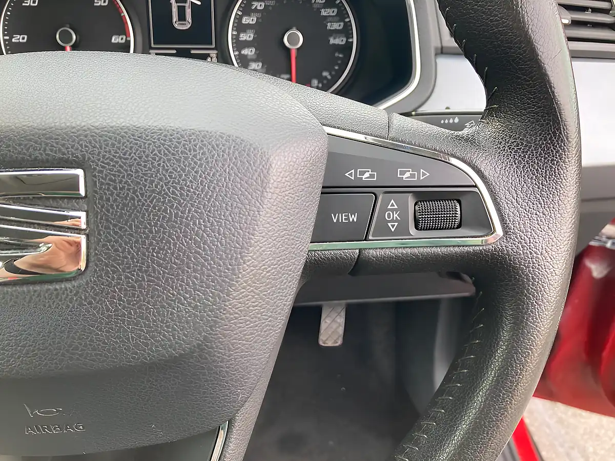 Used 2018 SEAT Arona Se Technology Lux Red - Interior and Exterior details 15