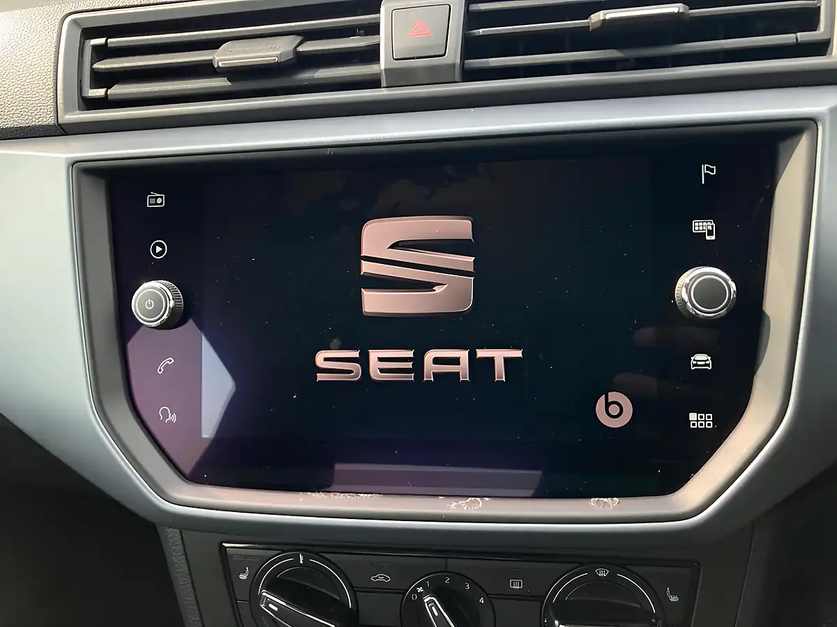 Used 2018 SEAT Arona Se Technology Lux Red - Interior and Exterior details 16