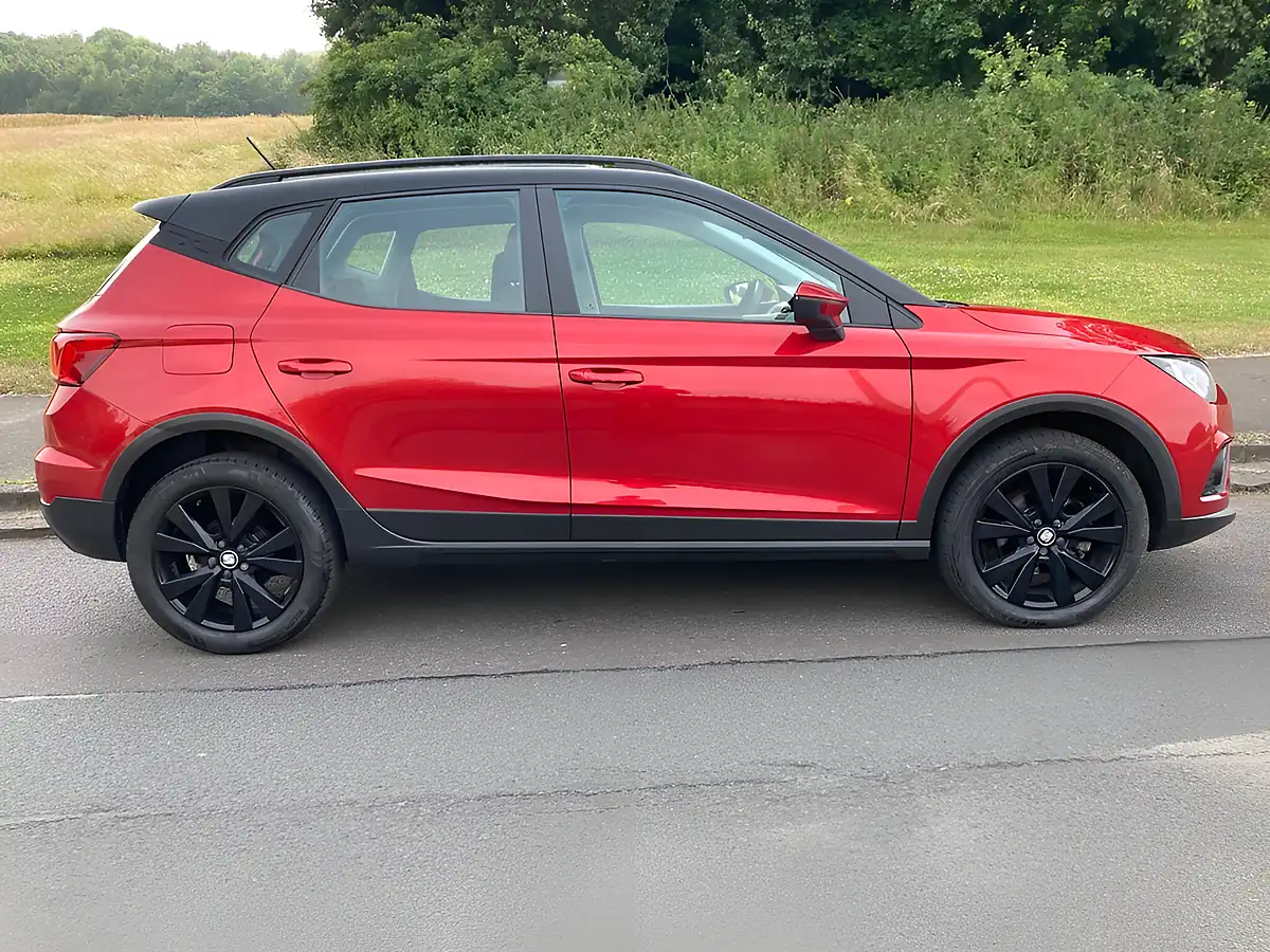 Used 2018 SEAT Arona Se Technology Lux Red - Interior and Exterior details 2