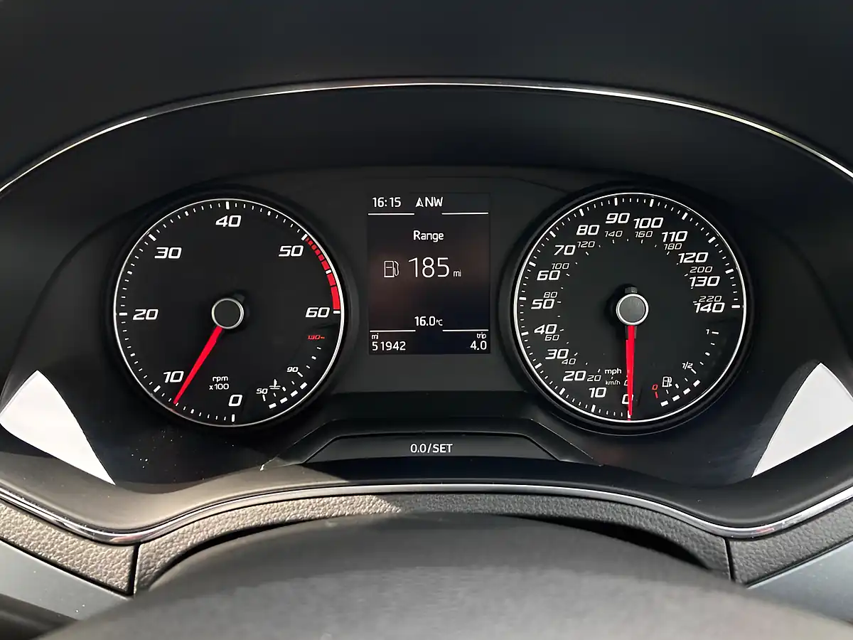 Used 2018 SEAT Arona Se Technology Lux Red - Interior and Exterior details 20