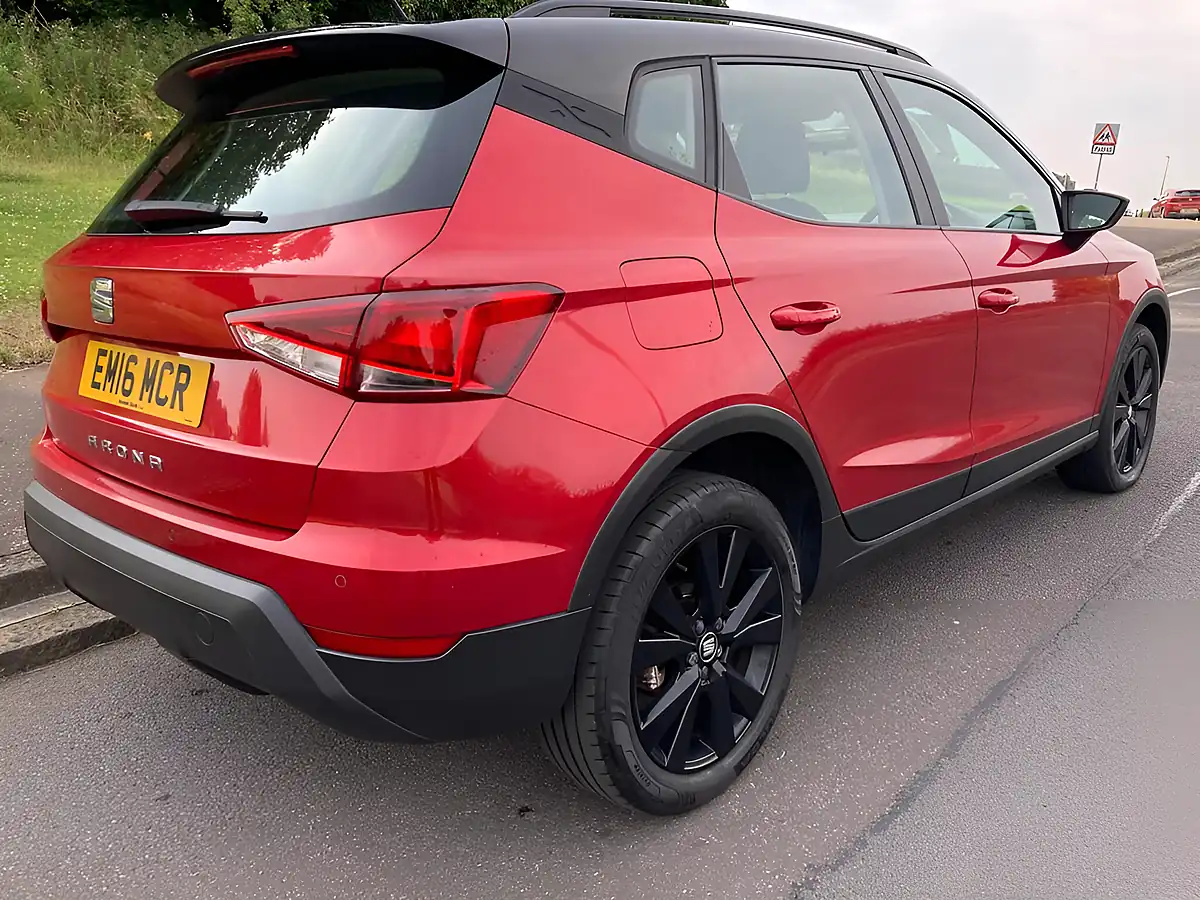 Used 2018 SEAT Arona Se Technology Lux Red - Interior and Exterior details 3