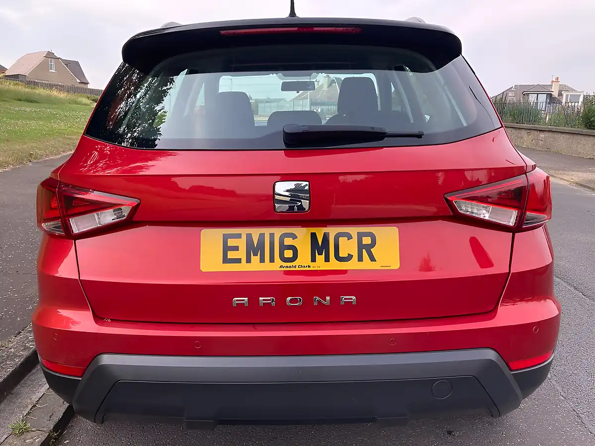 Used 2018 SEAT Arona Se Technology Lux Red - Interior and Exterior details 4