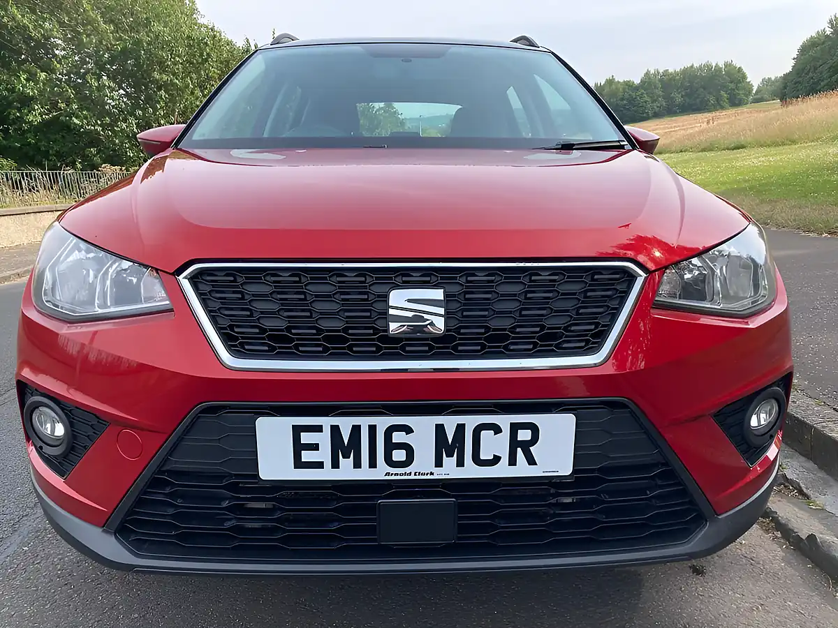 Used 2018 SEAT Arona Se Technology Lux Red - Interior and Exterior details 8