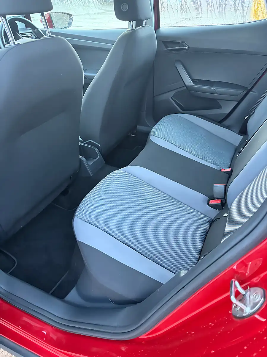 Used 2018 SEAT Arona Se Technology Lux Red - Interior and Exterior details 9