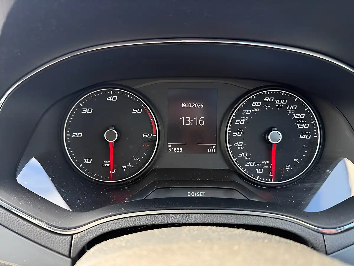 Used 2018 SEAT Arona Se Technology Lux Silver - Interior and Exterior details 8