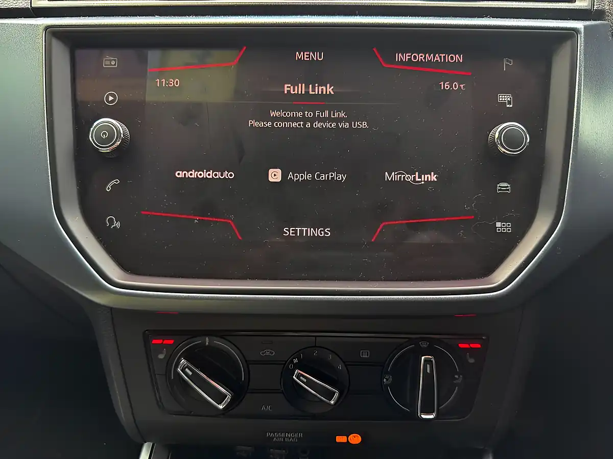 Used 2018 SEAT Arona Se Technology Lux Silver - Interior and Exterior details 10