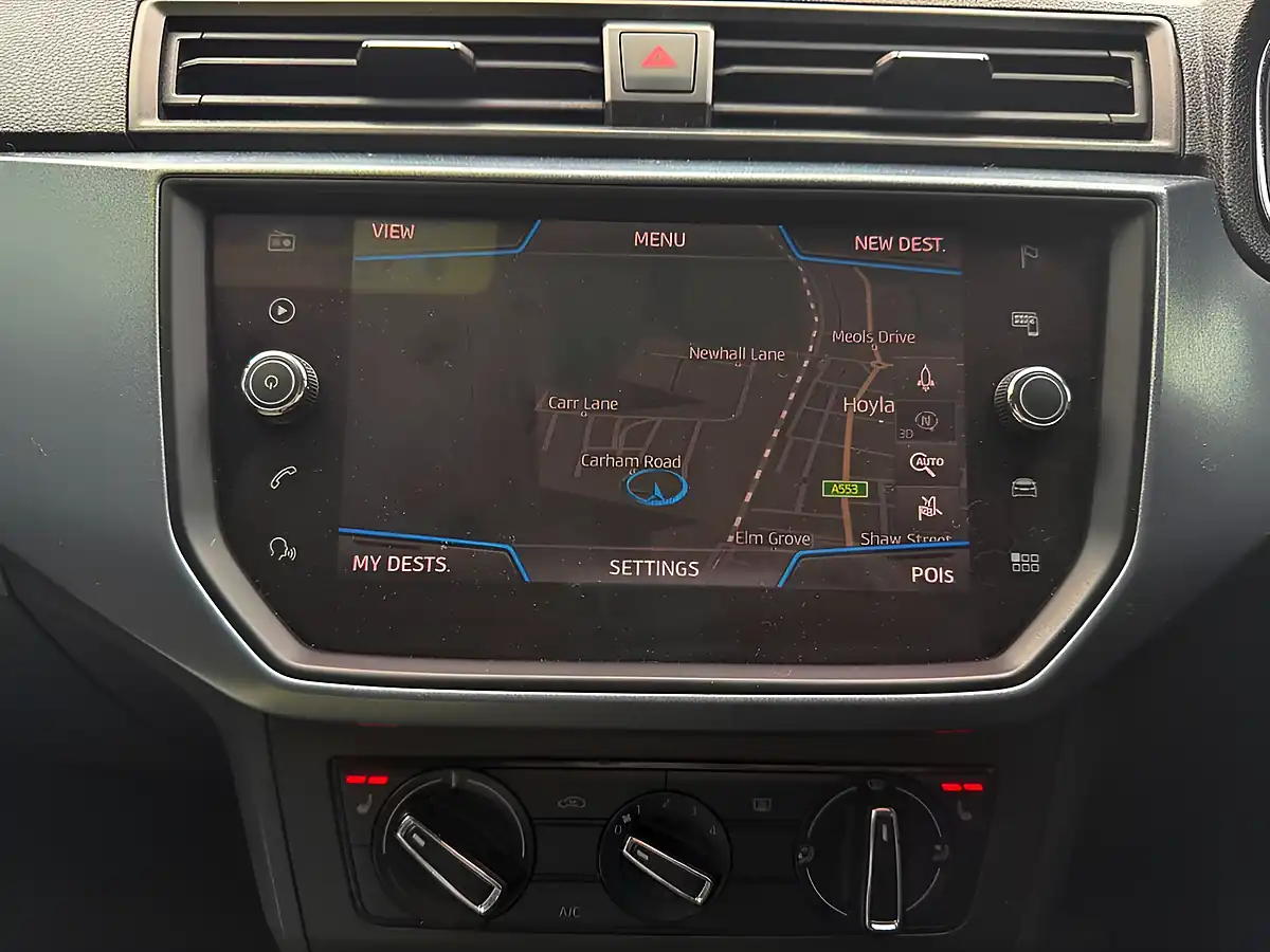 Used 2018 SEAT Arona Se Technology Lux Silver - Interior and Exterior details 11