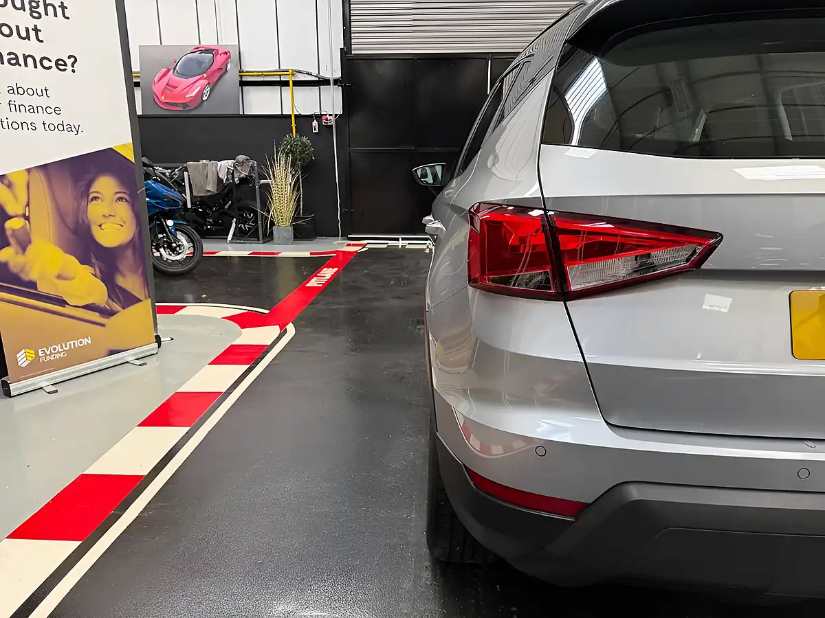 Used 2018 SEAT Arona Se Technology Lux Silver - Interior and Exterior details 12