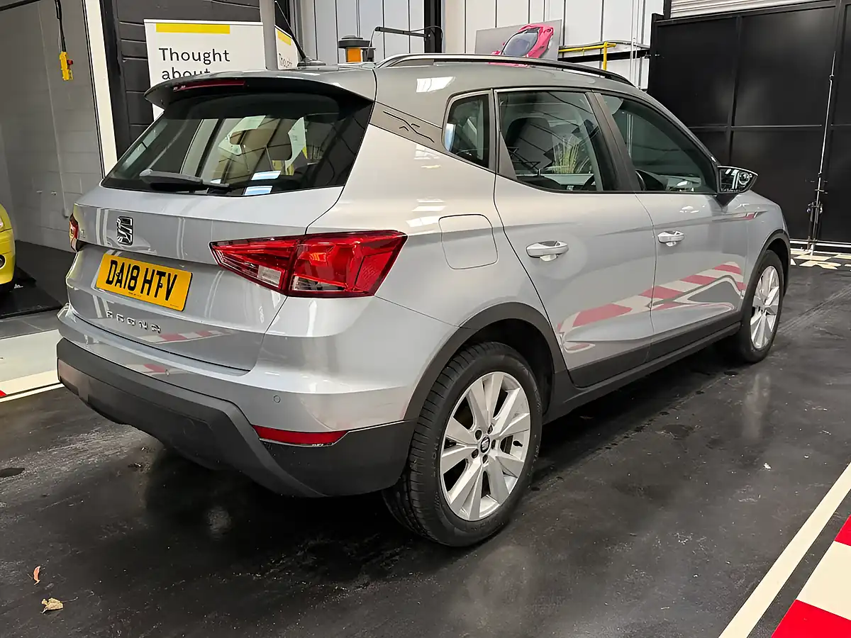 Used 2018 SEAT Arona Se Technology Lux Silver - Interior and Exterior details 4