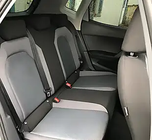 Used 2018 SEAT Arona Se Technology Lux Urban Silver - Interior and Exterior details 12