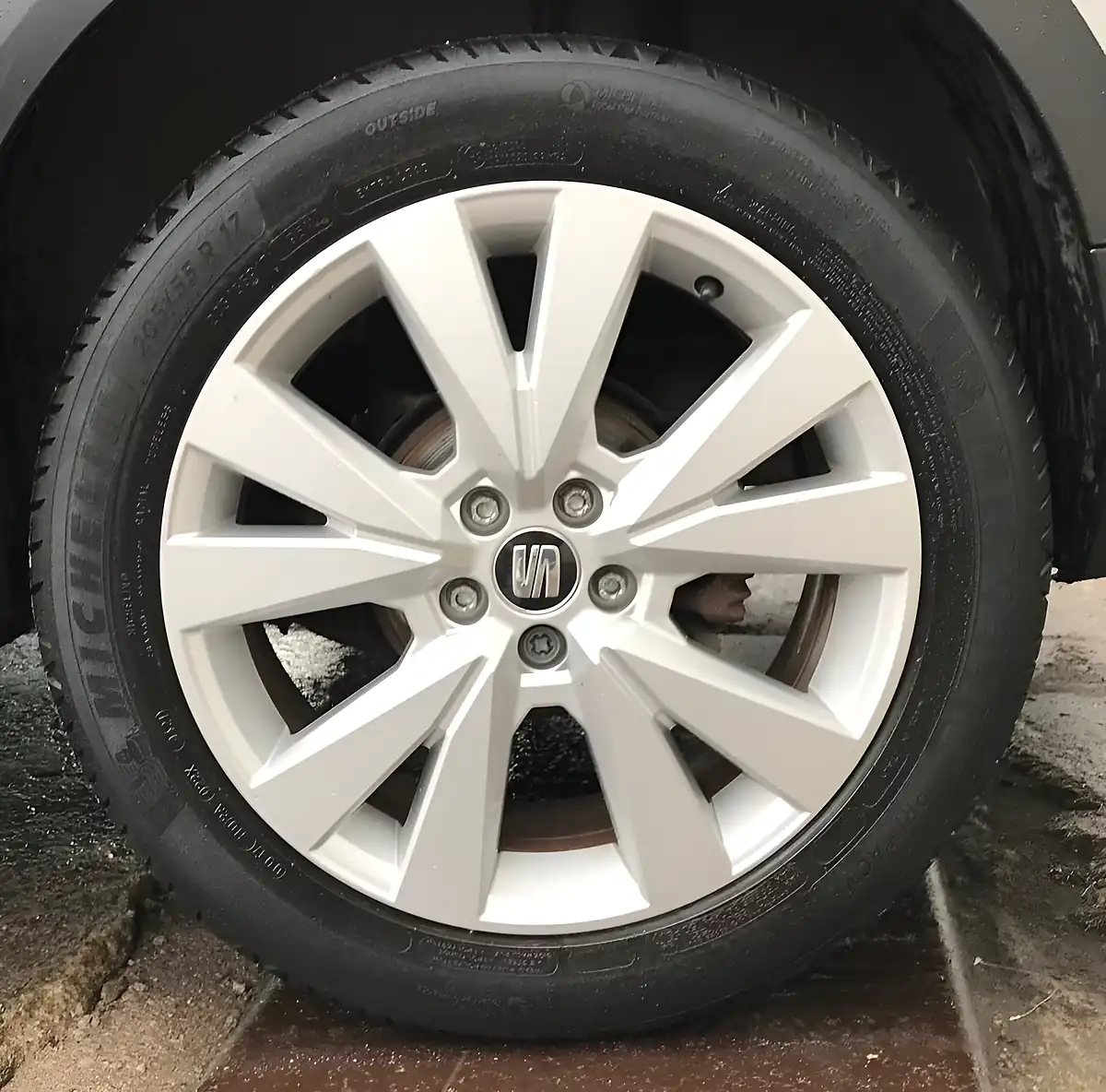 Used 2018 SEAT Arona Se Technology Lux Urban Silver - Interior and Exterior details 16
