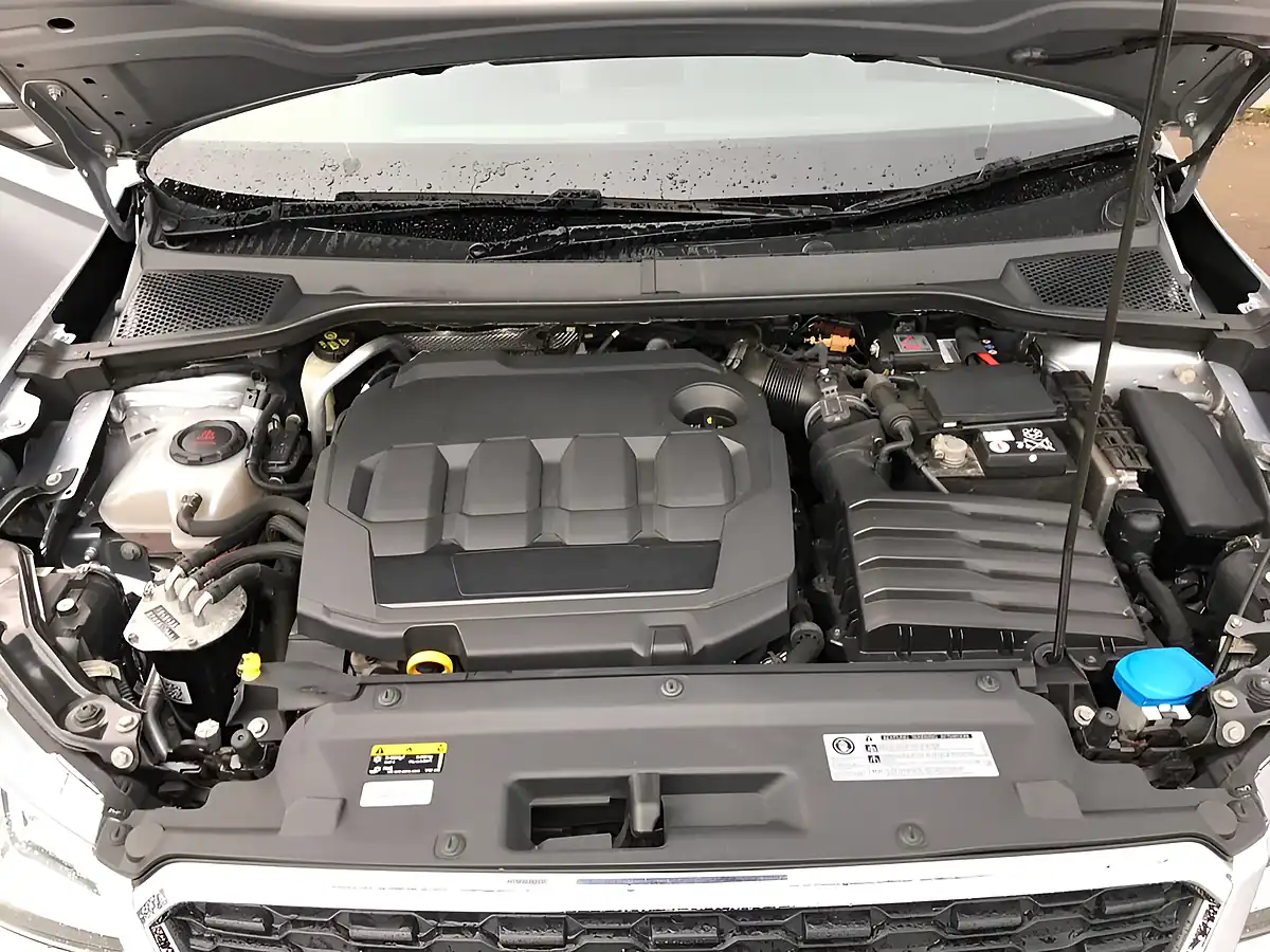 Used 2018 SEAT Arona Se Technology Lux Urban Silver - Interior and Exterior details 17