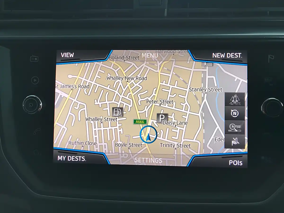 Used 2018 SEAT Arona Se Technology Lux Urban Silver - Interior and Exterior details 2