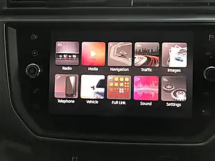 Used 2018 SEAT Arona Se Technology Lux Urban Silver - Interior and Exterior details 3