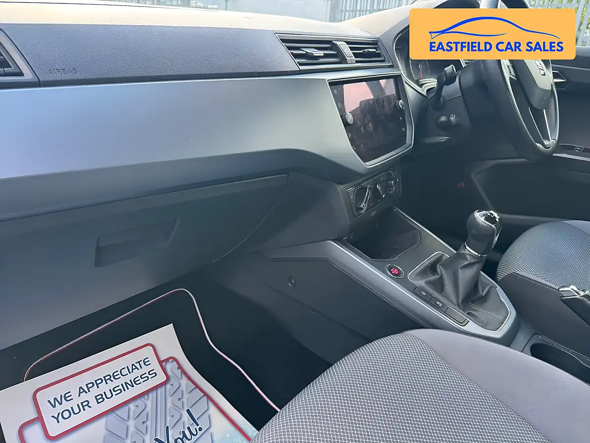 Used 2018 SEAT Arona Se Technology Lux White - Interior and Exterior details 5