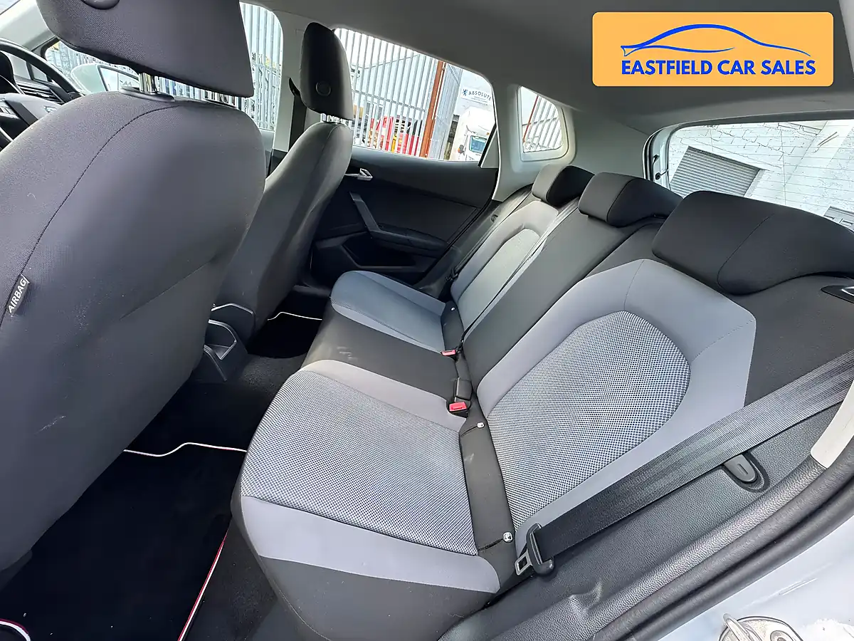 Used 2018 SEAT Arona Se Technology Lux White - Interior and Exterior details 7